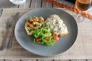 FILETES DE PEIXE-ESPADA PRETO COM IOGURTE